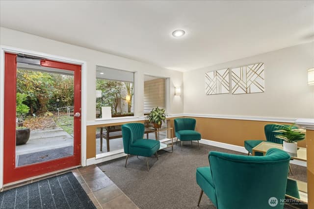 Property photo for 132 NE 95th Street #B309, Seattle photo 2