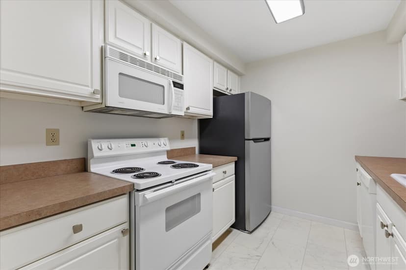 Property photo for 132 NE 95th Street #B309, Seattle photo 19