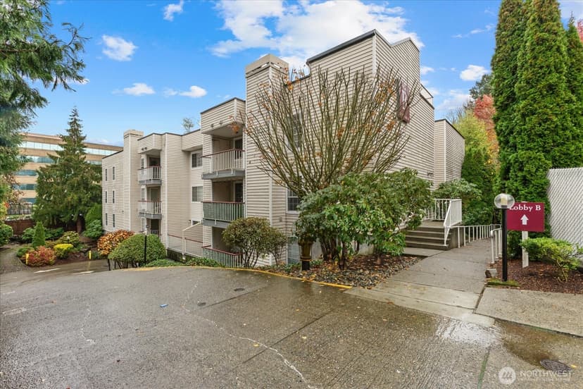 Property photo for 132 NE 95th Street #B309, Seattle photo 30