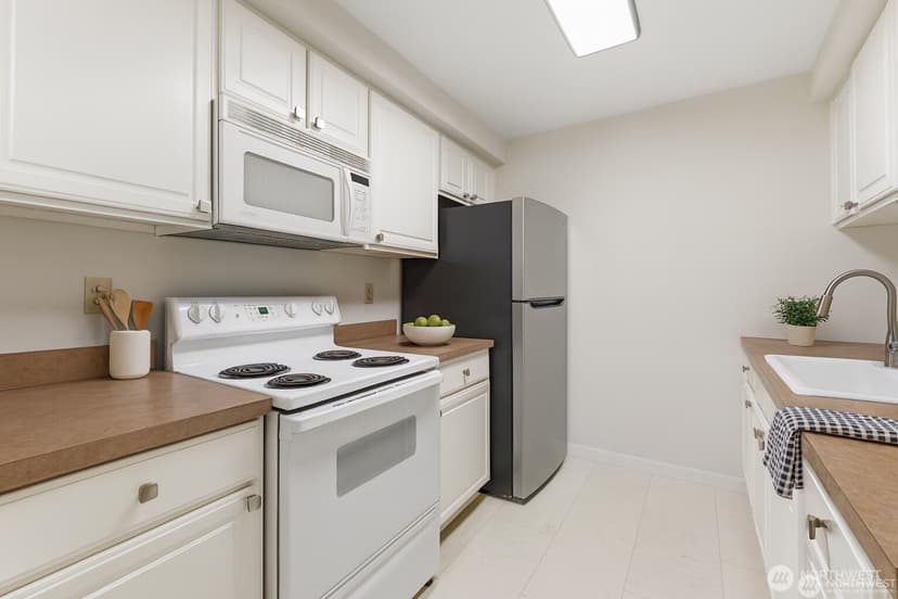 Property photo for 132 NE 95th Street #B309, Seattle photo 6