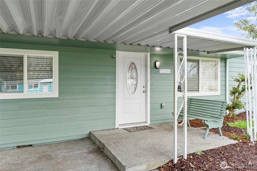 Property photo for 10506 Occident Street SW, Lakewood photo 5