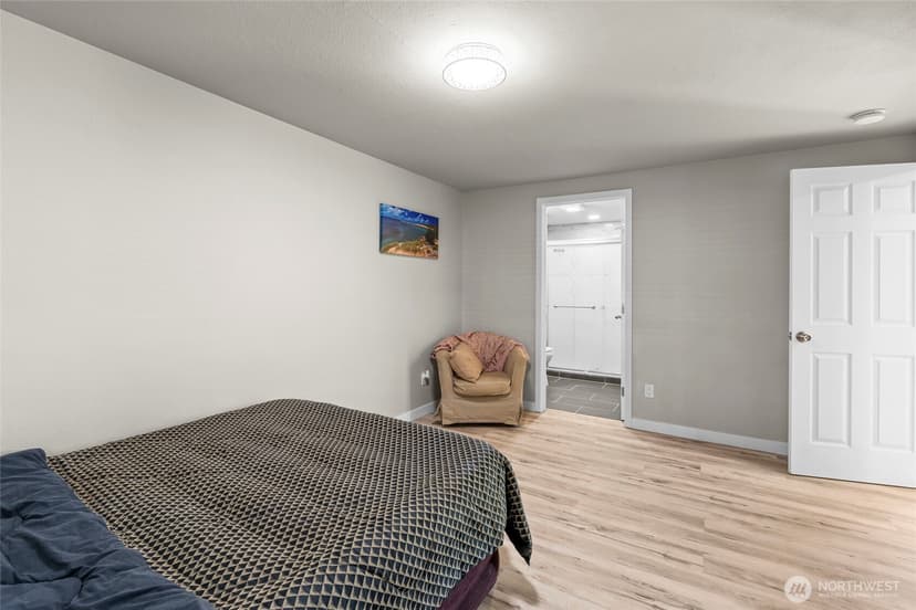 Property photo for 10506 Occident Street SW, Lakewood photo 13