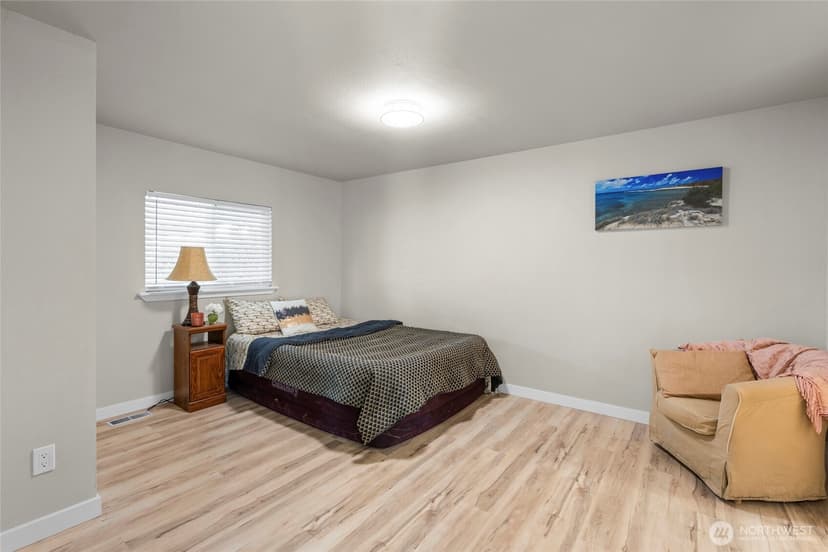 Property photo for 10506 Occident Street SW, Lakewood photo 12