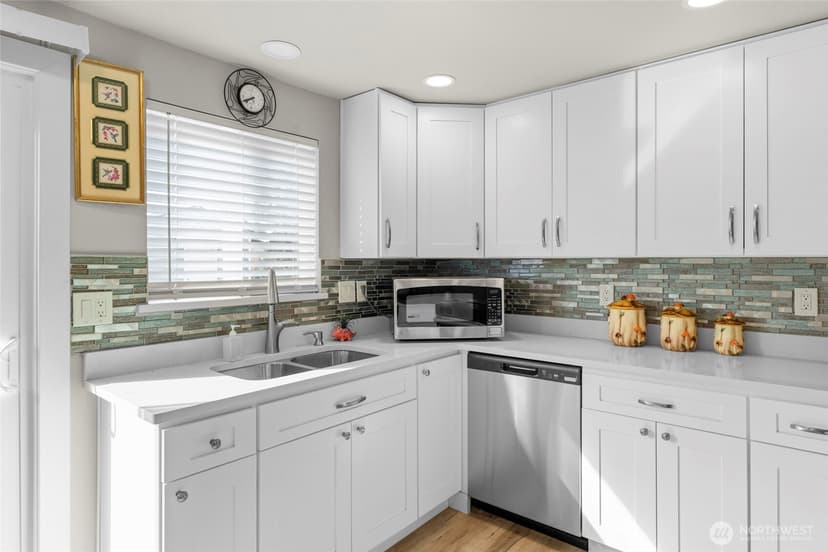 Property photo for 10506 Occident Street SW, Lakewood photo 10