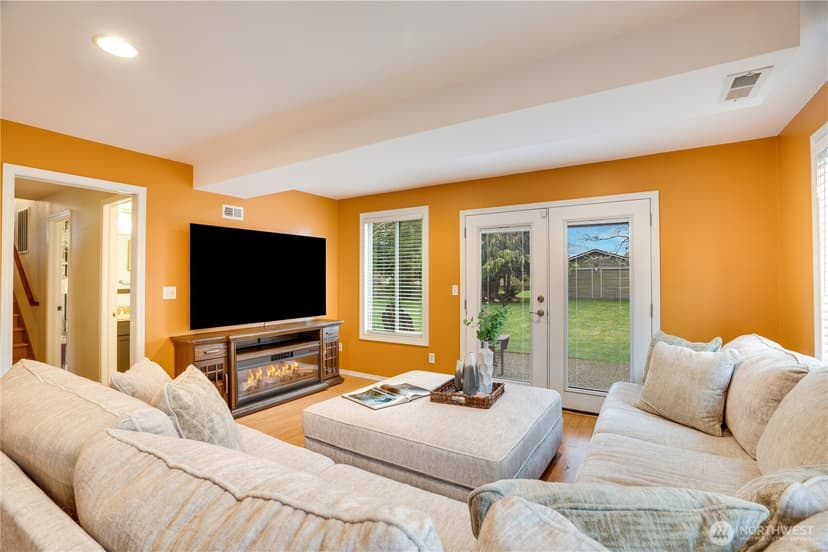 Property photo for 11501 Cloverdale Court SW, Lakewood photo 19
