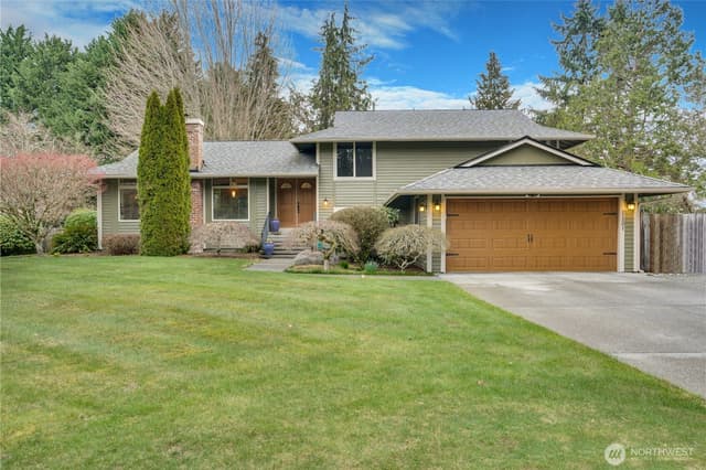 Property photo for 11501 Cloverdale Court SW, Lakewood photo 2