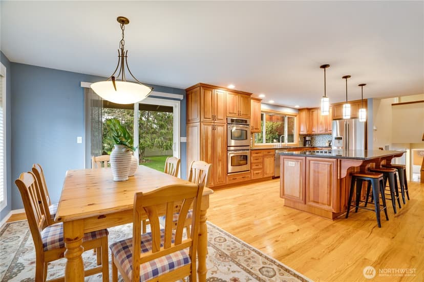 Property photo for 11501 Cloverdale Court SW, Lakewood photo 8