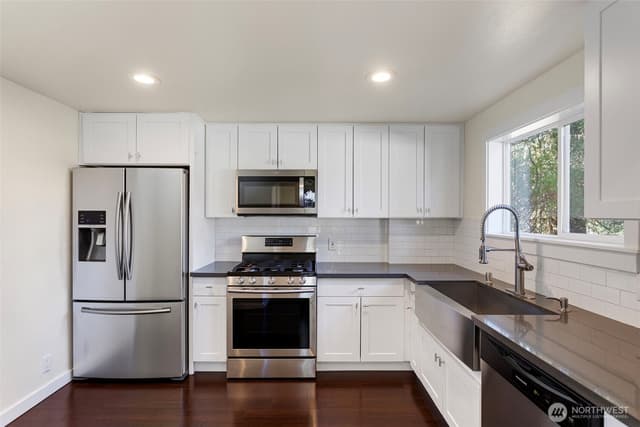 Property photo for 12046 12th Avenue NE, Seattle photo 4