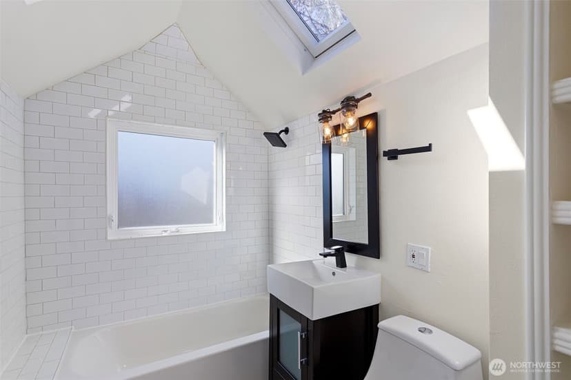 Property photo for 12046 12th Avenue NE, Seattle photo 16