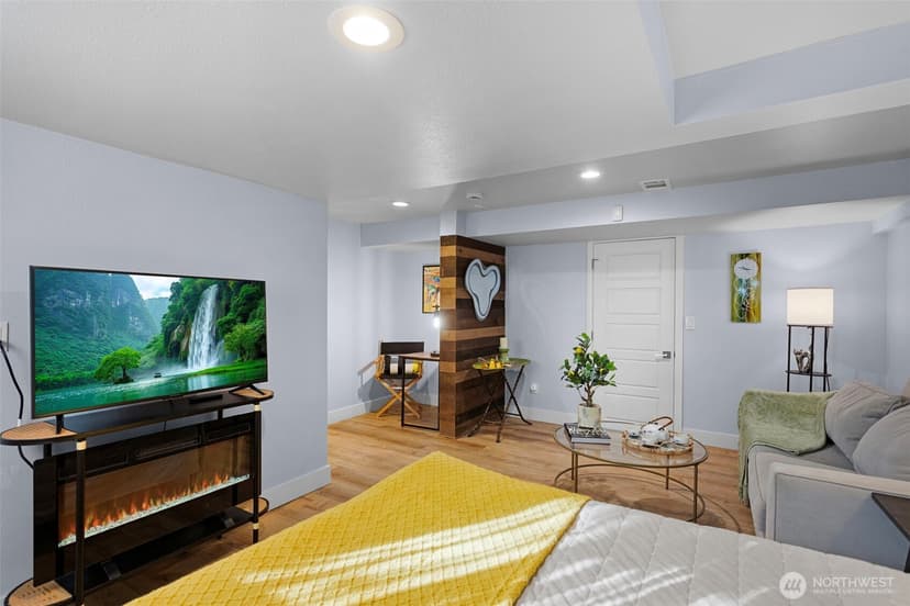 Property photo for 12046 12th Avenue NE, Seattle photo 11