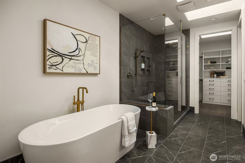 Property photo for 5808 Lakeview Drive, Kirkland photo 24
