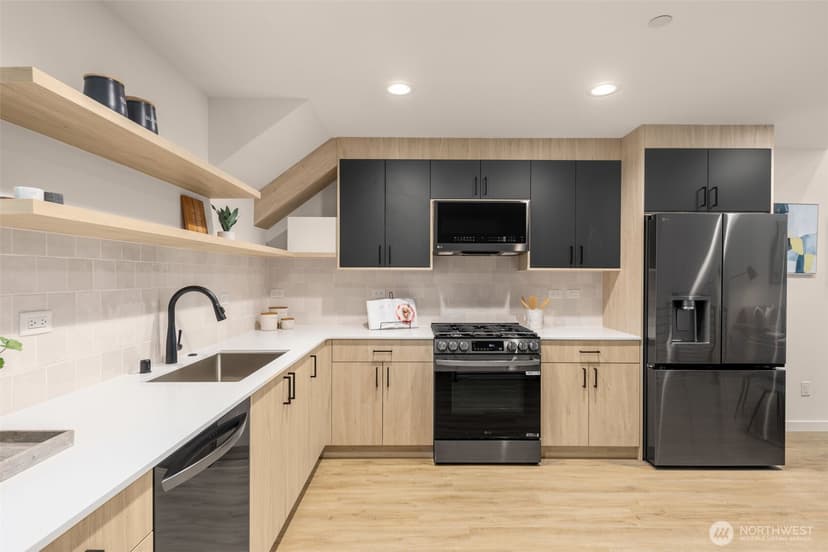 Property photo for 4416 Midvale Avenue N, Seattle photo 12