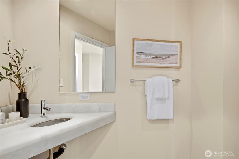 Property photo for 737 Olive Way #2808, Seattle photo 10