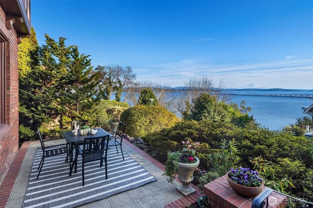 Property photo for 3419 E Laurelhurst Drive NE, Seattle photo 2