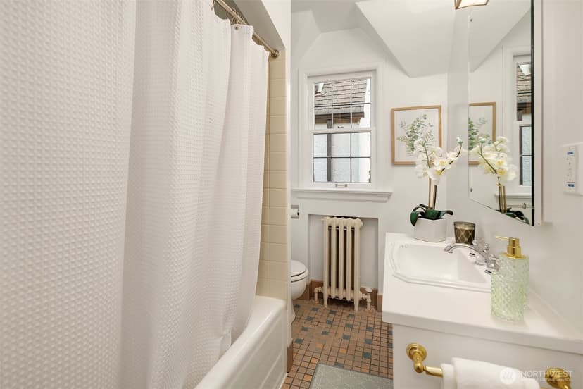 Property photo for 3419 E Laurelhurst Drive NE, Seattle photo 30
