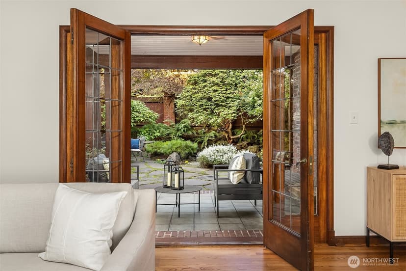 Property photo for 3419 E Laurelhurst Drive NE, Seattle photo 10