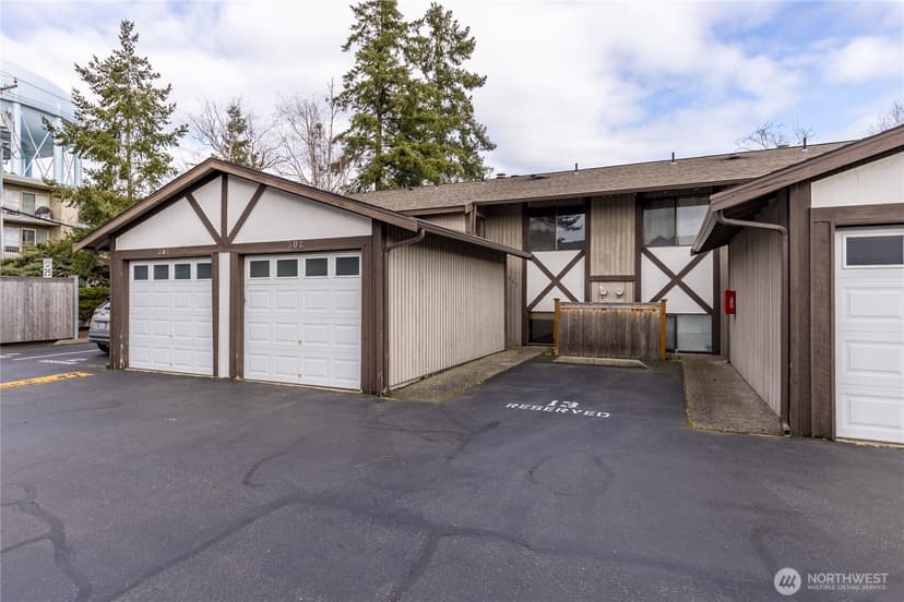 Property photo for 317 SW 112th Street #302, Seattle photo 14