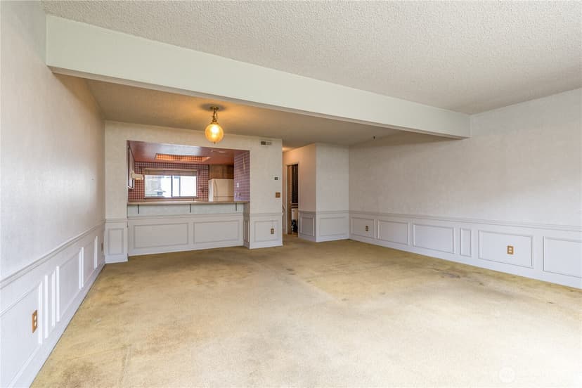 Property photo for 317 SW 112th Street #302, Seattle photo 3