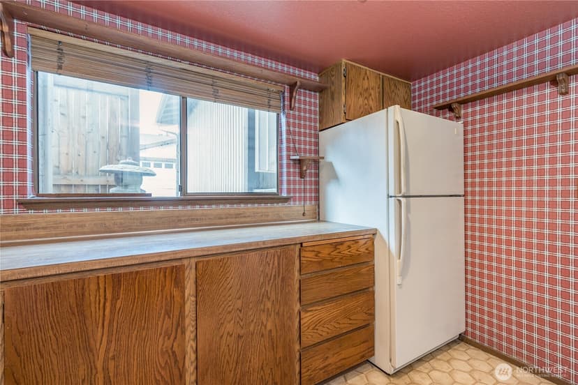 Property photo for 317 SW 112th Street #302, Seattle photo 15