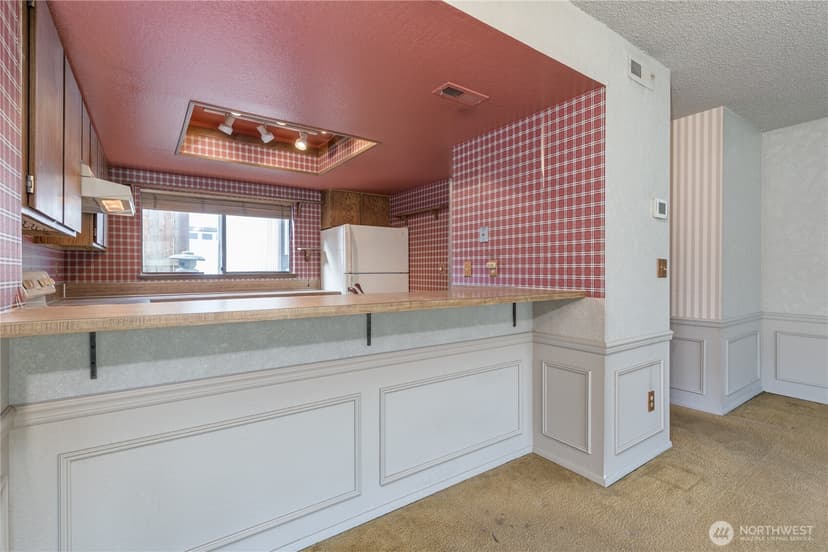 Property photo for 317 SW 112th Street #302, Seattle photo 6