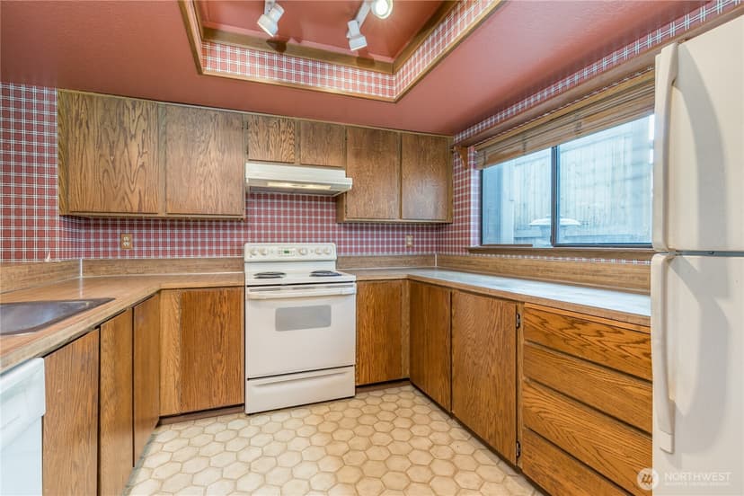 Property photo for 317 SW 112th Street #302, Seattle photo 7