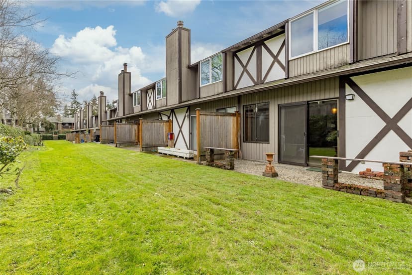 Property photo for 317 SW 112th Street #302, Seattle
