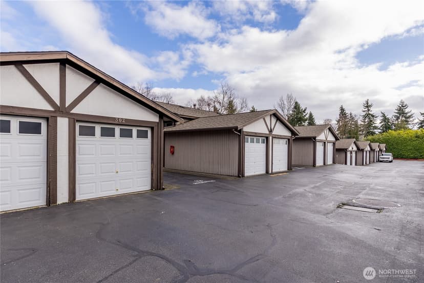 Property photo for 317 SW 112th Street #302, Seattle photo 12