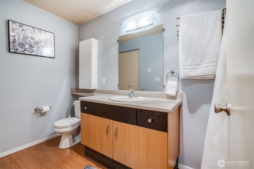 Property photo for 4020 Aurora Avenue N #403, Seattle photo 23