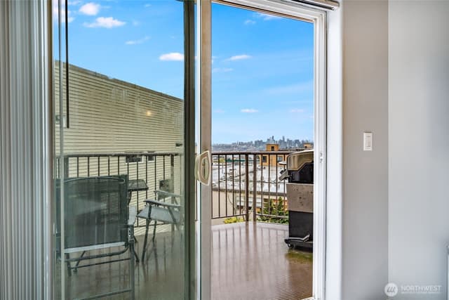 Property photo for 4020 Aurora Avenue N #403, Seattle photo 4