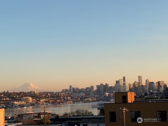 Property photo for 4020 Aurora Avenue N #403, Seattle photo 2