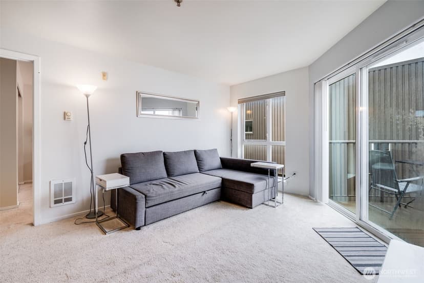 Property photo for 4020 Aurora Avenue N #403, Seattle photo 10