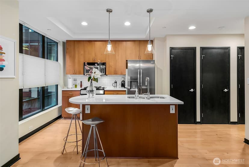 Property photo for 2716 Elliott Avenue #406, Seattle photo 7