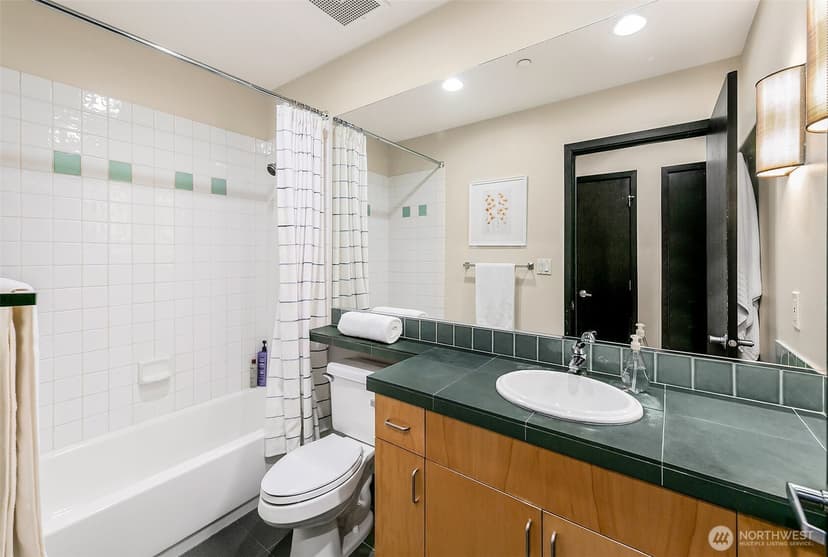 Property photo for 2716 Elliott Avenue #406, Seattle photo 12