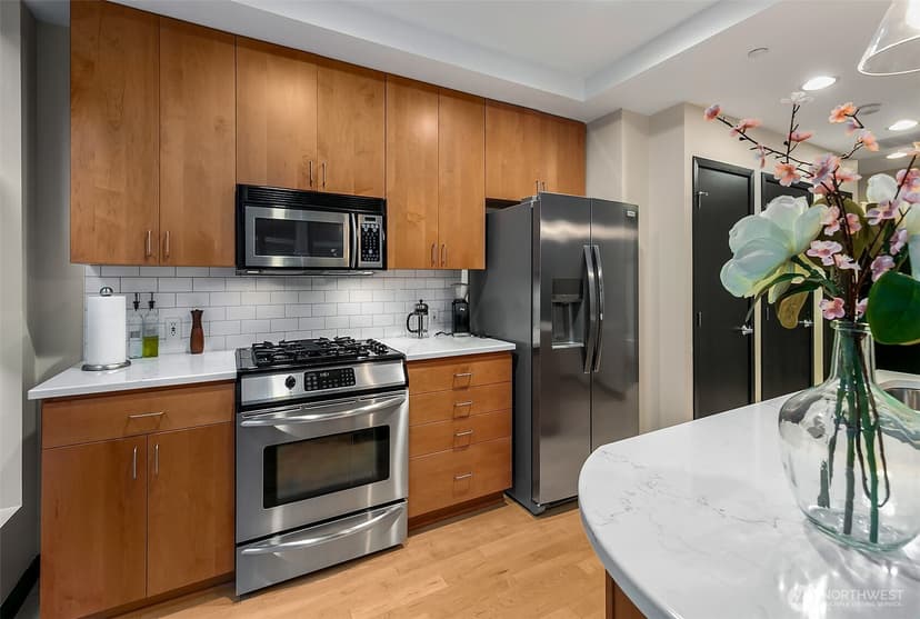 Property photo for 2716 Elliott Avenue #406, Seattle photo 8