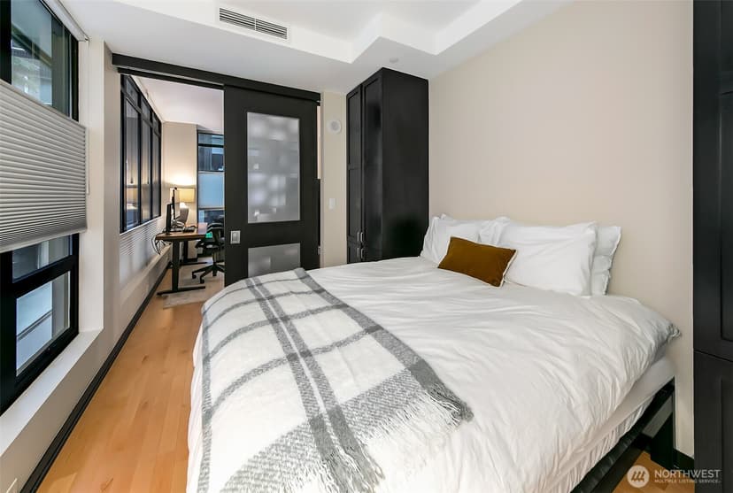 Property photo for 2716 Elliott Avenue #406, Seattle photo 10