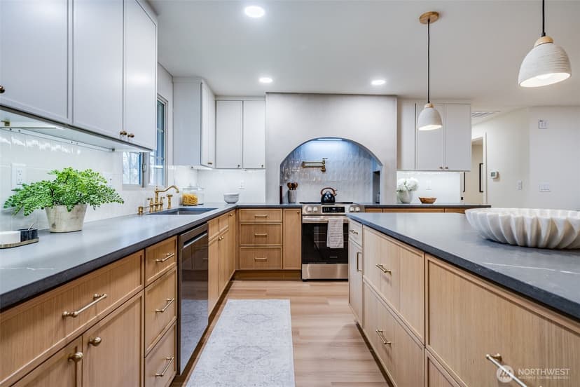 Property photo for 10410 13th Street Ct E, Edgewood photo 8