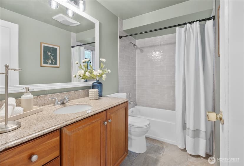 Property photo for 12845 7th Avenue S, Burien photo 13