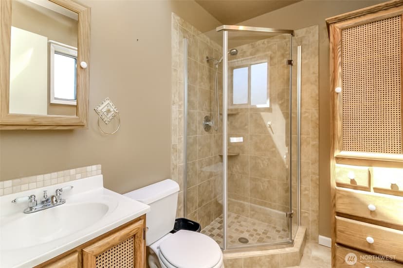 Property photo for 14523 Pioneer Way E, Puyallup photo 13