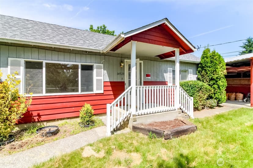 Property photo for 14523 Pioneer Way E, Puyallup photo 2