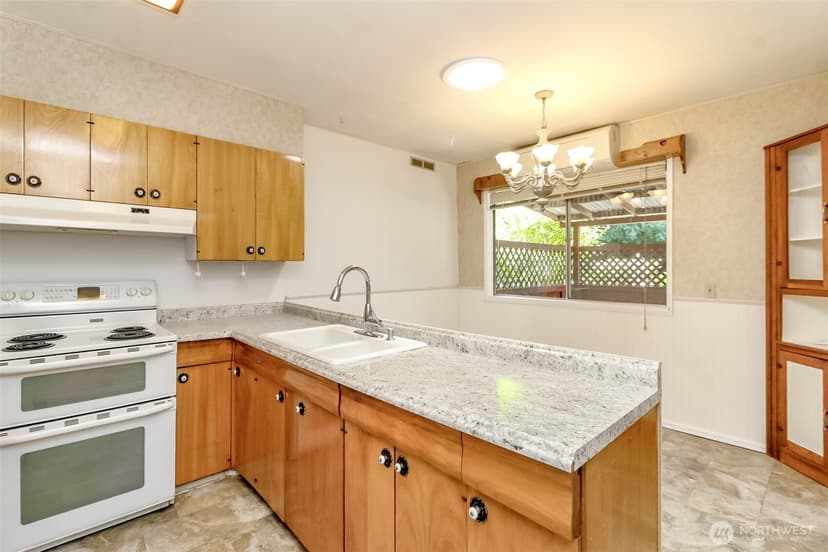 Property photo for 14523 Pioneer Way E, Puyallup photo 7