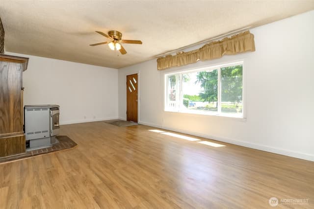 Property photo for 14523 Pioneer Way E, Puyallup photo 5