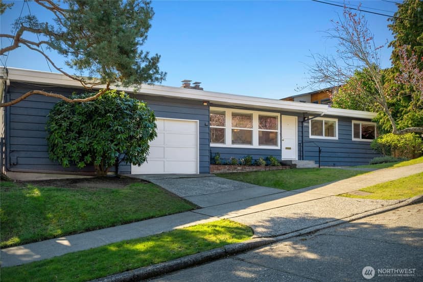 Property photo for 2415 W McGraw Street, Seattle
