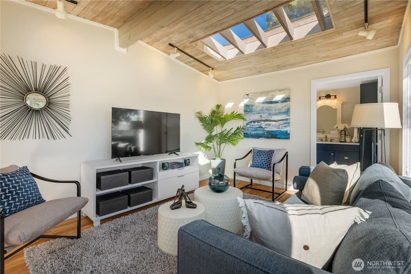 Property photo for 2415 W McGraw Street, Seattle photo 10