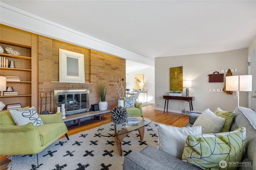 Property photo for 2415 W McGraw Street, Seattle photo 3