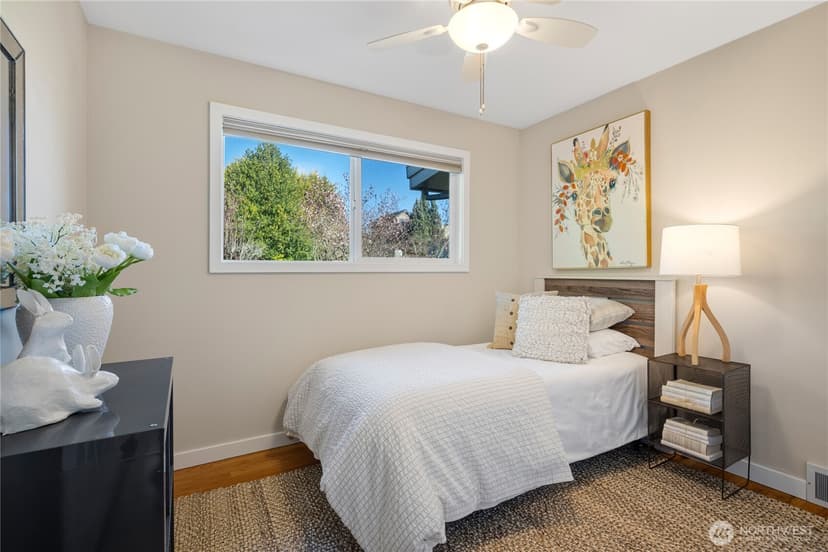 Property photo for 2415 W McGraw Street, Seattle photo 12