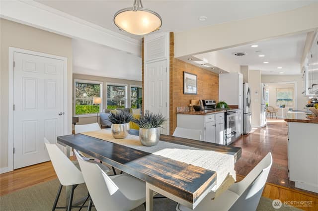 Property photo for 2415 W McGraw Street, Seattle photo 5
