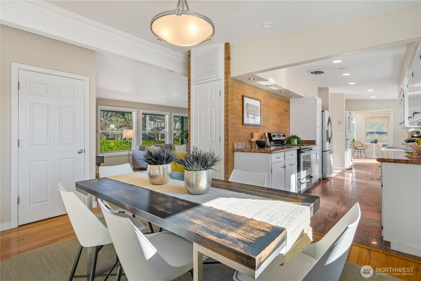 Property photo for 2415 W McGraw Street, Seattle photo 5