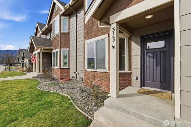 Property photo for 313 N Wright Avenue, Cle Elum photo 2