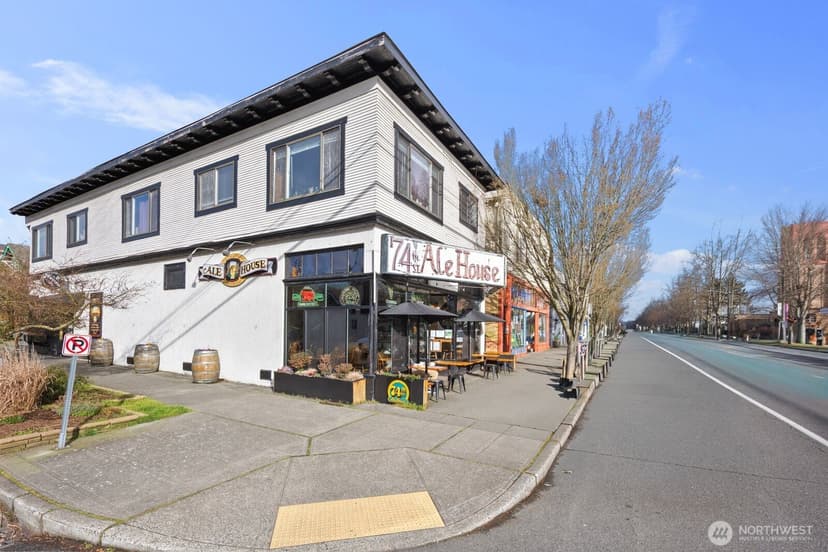 Property photo for 7116 Greenwood Avenue N #305, Seattle photo 24