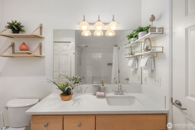 Property photo for 7116 Greenwood Avenue N #305, Seattle photo 15